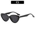 Occhiali da sole cat eye neri alla moda con lenti scure e rivetti in argento - Montatura Nera Lenti Grigie (C1)