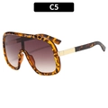 Fashion oversized leopard print sunglasses with brown gradient lenses and gold temple detail - Leopard Frame Gradient Brown Lens