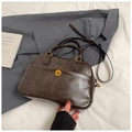 Bolso Boston retro marrón oscuro en cuero encerado con hebilla de metal dorado fino - Café sin colgante