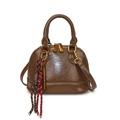 Donkerbruine glanzende leren schoudertas met dubbele handvaten en gouden hardware - Hangerstijl / Koffie Met Hanger