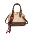 Chique tweekleurige schelphandtas in beige en donkerbruin met hartbedeltje en schouderband - Hangerstijl / Khaki (Met Hanger)