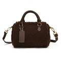 Donkerbruine pluche Boston tas met lederen handvaten en goudkleurige metalen details - Bruin