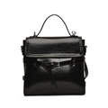 Borsa a mano minimalista in pelle lucida nera con cinturino a fibbia e manico versatile - Nero