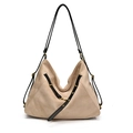 Sac fourre-tout rétro en daim beige avec lanières en cuir noir et boucle métallique - Khaki