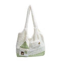 Borsa tote in peluche bianco con base a scacchi verdi e applicazione a forma di casetta - Verde
