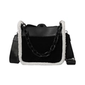 Borsa a tracolla vintage nera con bordo in ecopelliccia bianca e catena in plastica nera - Nero