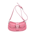 Rosafarbene Halbmond-Umhängetasche mit silbernen Nieten und Taschen im Y2K-Vintage-Stil - Fuchsia