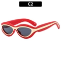 Lunettes de soleil rétro œil-de-chat avec monture rouge et détails en métal doré - Monture Rouge Verres Gris (C2)