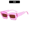 Klobige, unregelmäßige Sonnenbrille mit transparentem rosa Rahmen und braunen Gläsern - Transparenter Rosafarbener Rahmen Teegläser