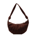 Borsa croissant in pelle scamosciata marrone scuro con dettagli plissettati - Marrone Grande