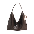 Borsa hobo vintage marrone scuro con trama in pelle e portachiavi da baseball - Con Ciondolo / Marrone