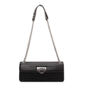 Elegante zwarte baguette tas met krokodillenpatroon, zilveren ketting en metalen slot - Zwart
