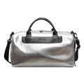 Bolso de deporte plateado metalizado con asas de cuero negro y correa ajustable - Plateado