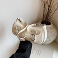 Borsa moto color crema con doppie tasche anteriori e dettagli in argento - Bianco