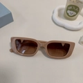 Retro oat-colored square frame sunglasses with tea-gradient lenses and V-shaped metal accents - Rice Pink