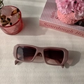 Fashionable dusty pink rectangular sunglasses with wide frames and dark gradient lenses - Bean Paste Red
