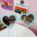 Lunettes de soleil cœur bleu clair mignonnes avec bords ondulés et verres dégradés - Bleu