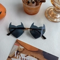 Frameless heart sunglasses with black devil horns and golden metal arms for parties - Devil Black