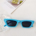 Gafas de sol retro cat-eye con montura azul vibrante y lentes oscuras para un estilo hip-hop - Azul
