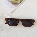 Retro tortoiseshell cat-eye sunglasses with dark lenses and minimalist leopard print frame - Leopard / Grey Lenses