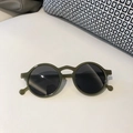 Lunettes de soleil rondes rétro vert olive avec verres foncés et dimensions - Vert Gelée