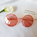 Occhiali da sole retrò con montatura ondulata bianca e lenti rosa per bambini alla moda - Rosa