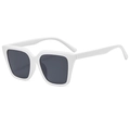 Lunettes de soleil carrées blanches à la mode avec verres foncés, vue à 45 degrés - Blanc Solide