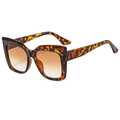 Übergroße Cat-Eye-Sonnenbrille mit Schildpatt-Rahmen und braunen Verlaufsgläsern - Schildpatt