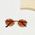 Detail der Kinder-Sonnenbrille mit Roségold-Metallrahmen, Perlen und UV400-Linsen - Braun/Goldrahmen (Rund)