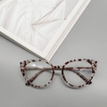 Detail der TR90 Blaulichtfilter Brille mit Schildpattmuster und gewelltem Design - Beige Schildpatt