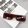 Retro small square burgundy sunglasses for women with thick frames and gradient lenses - Dark Red