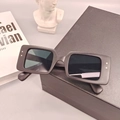 Lunettes de soleil carrées noires à motif zébré avec une monture large en résine - Noir Mat