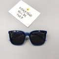 Kids polarized sunglasses with navy blue rectangular frame and light purple temples - Dark Blue
