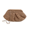 Braune gewebte Stroh-Clutch mit goldener Kette in stilvollem, wolkenähnlichem Faltendesign - Khaki