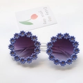 Madeliefje kinderzonnebril met paars montuur, gele accenten en donkere glazen - Volwassene / Blauw