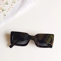 Classic rectangle black sunglasses for women with vintage glossy frame and UV lenses - Black and Gray