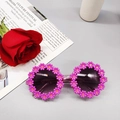 Children daisy flower sunglasses in bright pink with gradient lenses and yellow centers - Kids / Rose Red