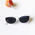 Lunettes de soleil œil de chat rétro pour enfants avec monture blanche et verres noirs - Blanc Porcelaine