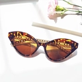 Cat eye sunglasses with leopard print frame, orange lenses and gold chain temple detail - Leopard / Brown