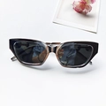 Lunettes de soleil œil de chat ovales noir et argent avec charnières en métal - Argent Estampé