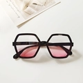 Occhiali da sole esagonali per bambini con montatura nera e lenti rosa sfumate - Stile Ottagonale
