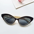 Lunettes de soleil œil de chat noires pour femmes avec branches décoratives en chaîne dorée - Noir Mat