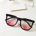 Occhiali da sole per bambini con montatura nera e lenti rosa sfumate per esterno - Stile Quadrato Grande
