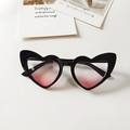 Kids heart-shaped sunglasses with black frame and pink gradient lenses for girls - Heart Style