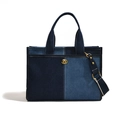 Borsa tote in denim patchwork blu con chiusura girevole dorata e tracolla larga - Nero