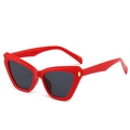 Lunettes de soleil œil-de-chat rétro avec monture rouge et verres teintés sombres - Monture Rouge Verres Gris Foncé