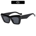 Occhiali da sole cat eye neri con montatura spessa e lenti grigie, modello C1 - Montatura Nera Lenti Grigio Nero