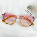 Occhiali da sole con lenti sfumate rosa e gialle e montatura rosa trasparente stile retrò - Rosa