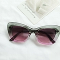 Occhiali da sole cat-eye con montatura sfumata dal grigio al rosa trasparente - Grigio Rosa