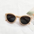 Lunettes de soleil rétro rondes avec monture beige et rivets métalliques élégants - Beige